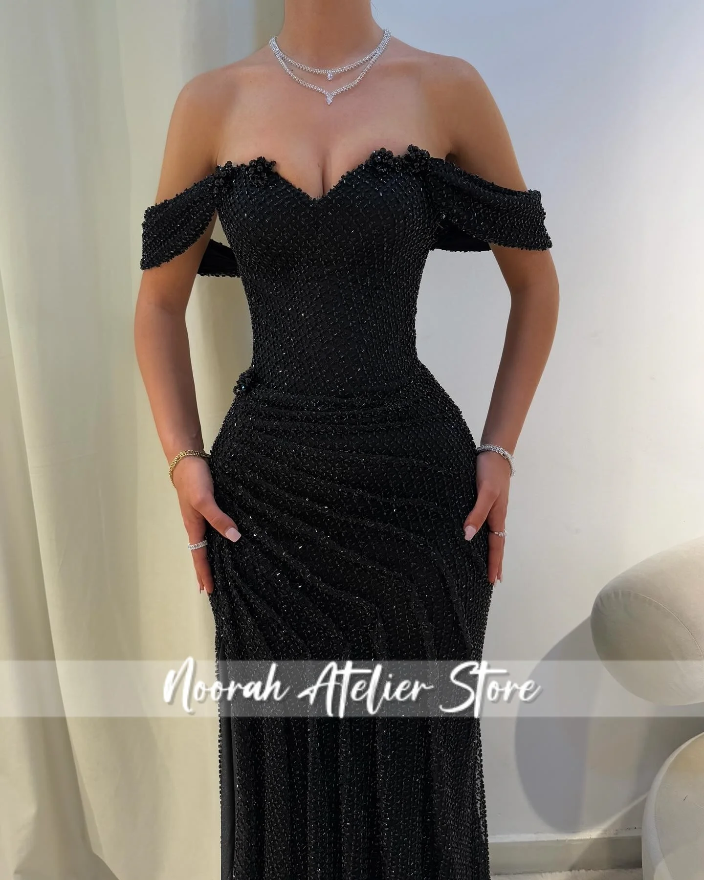 فساتين سهرة دبي سوداء لامعة مكشوفة الكتفين 2025 فساتين زفاف مثيرة طيات فستان حفلات Fساتين فستان رسمي مخصص