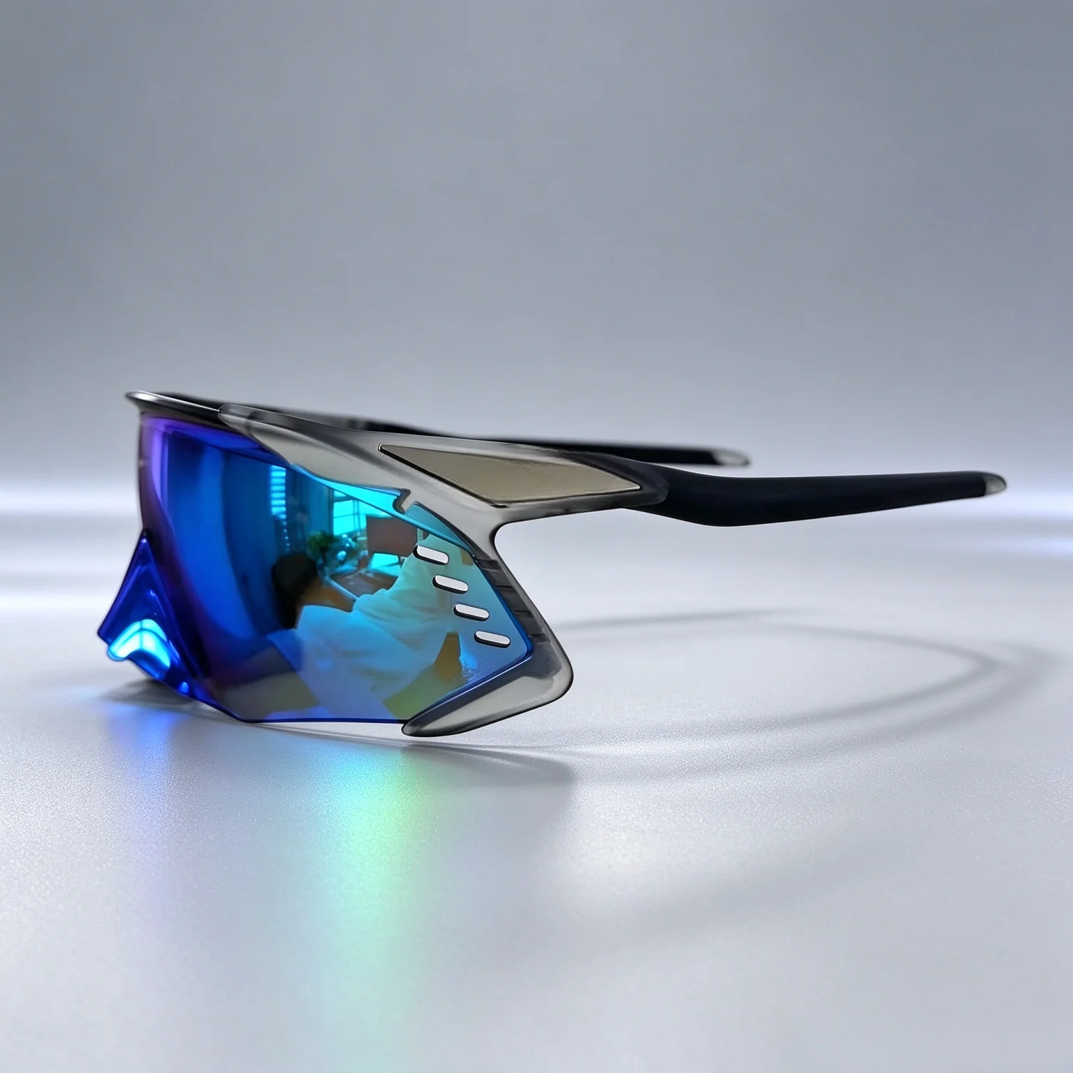 Luxury Brand   Photochromic Cycling Glasses - All-Weather Day Night Sunglasses UV400 for Men Women9501