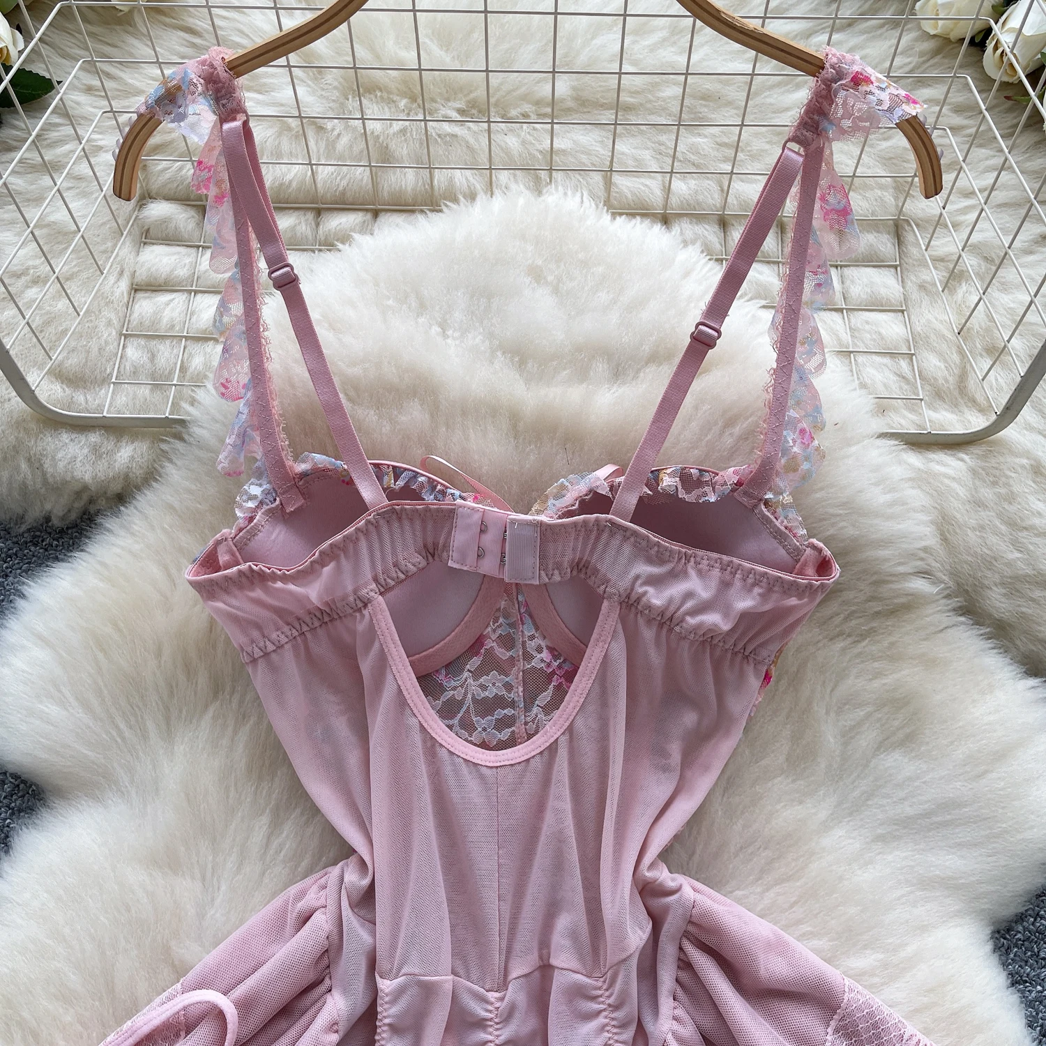 Chic Sexy arête de poisson épaules dénudées dentelle froncé fée a-ligne été femmes Boho robe d'été femmes vêtements mini robe