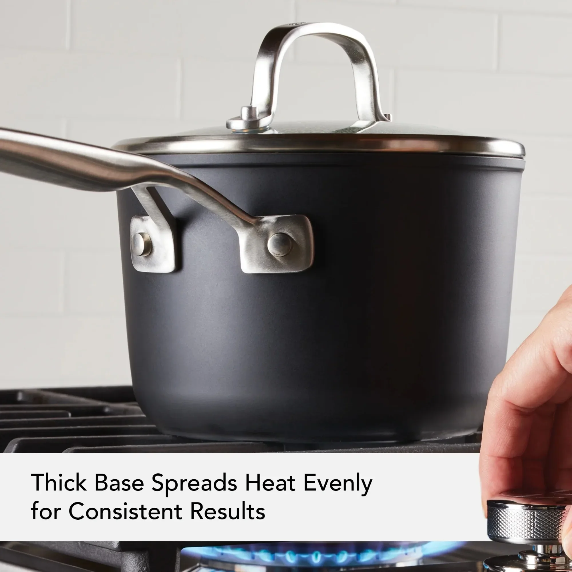 2-kwart hardgeanodiseerde inductie-sauspan met anti-aanbaklaag en deksel, matzwart voor gelijkmatige verwarming en eenvoudige reiniging
