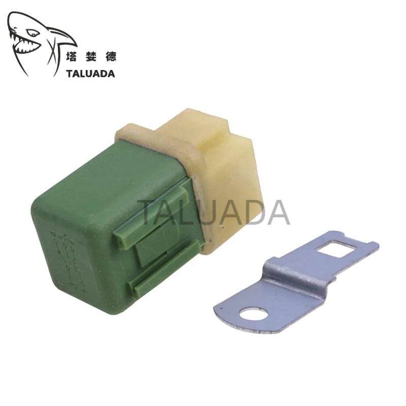4251588 AT154924 5AT02-261022 For Hitachi EX120-5 EX100-3 EX200-3 EX220-5 490E 790ELC 690ELC 190E Electrical Relay Excavator