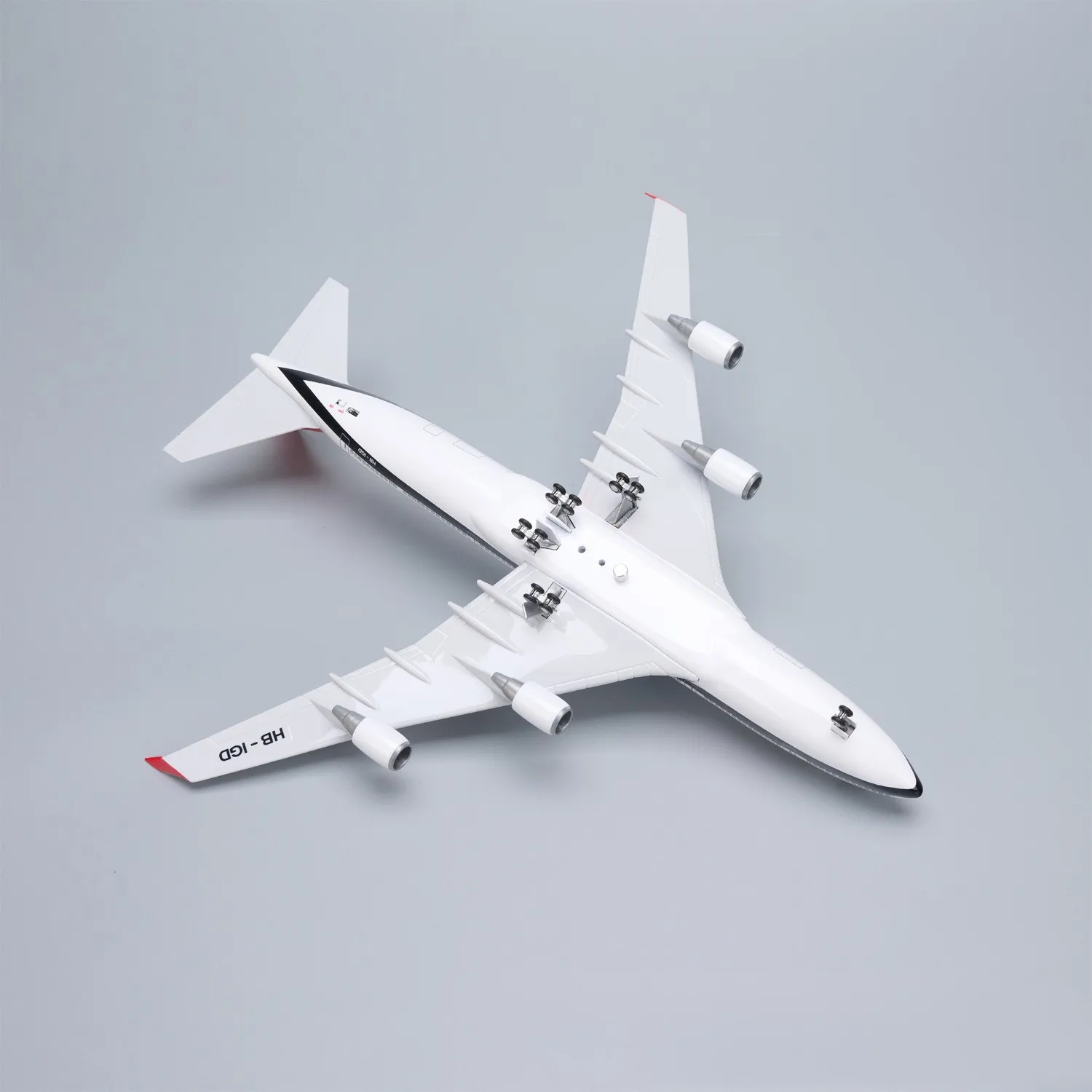47cm Large Scale Swiss Airways B747 Resin Diecast Airplane Model Kit for Aviation Enthusiasts Gifts or Display Decorations