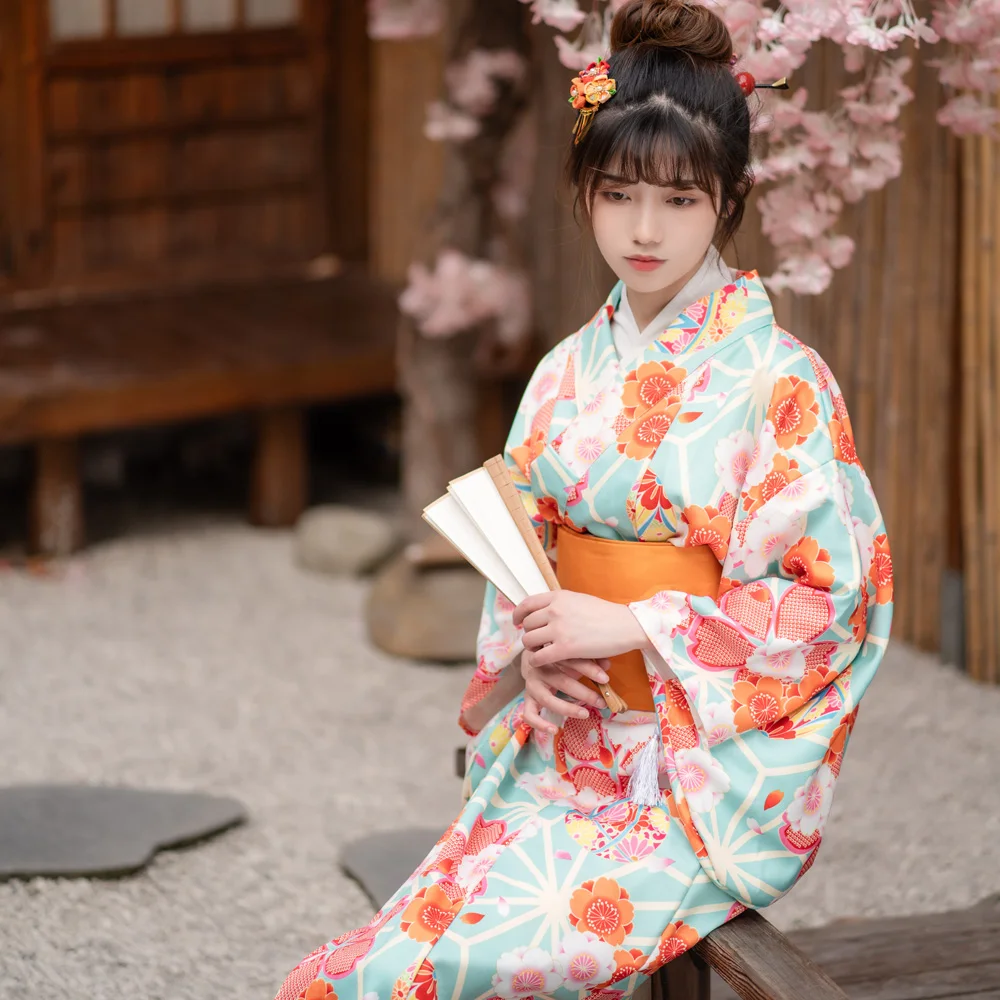 

Traditional Japanese kimono Formal Kimono Traditional Yukata retro kimono Cosplay Girls Dress