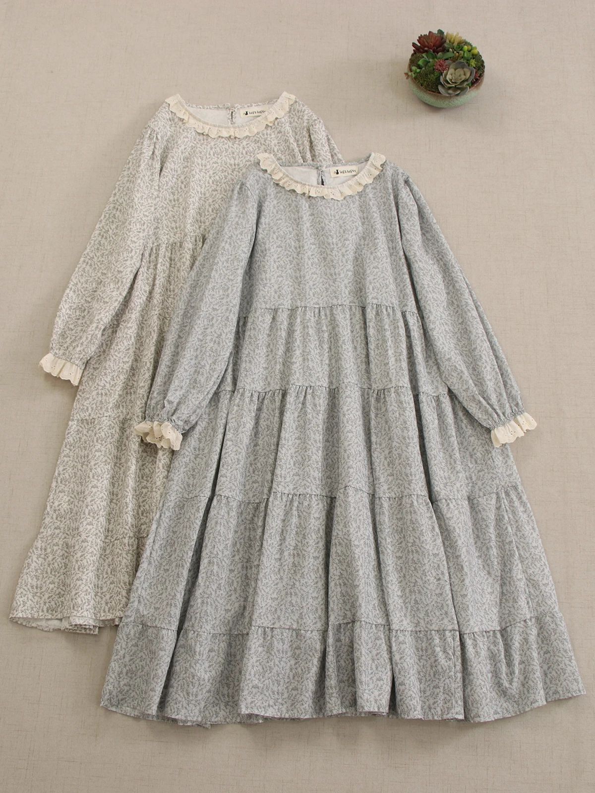 Bahar Yeni Tatlı Ruffled Yuvarlak Boyun Çiçek Kek Elbise Kadın Uzun Kollu Casual Midi Elbise Z5177