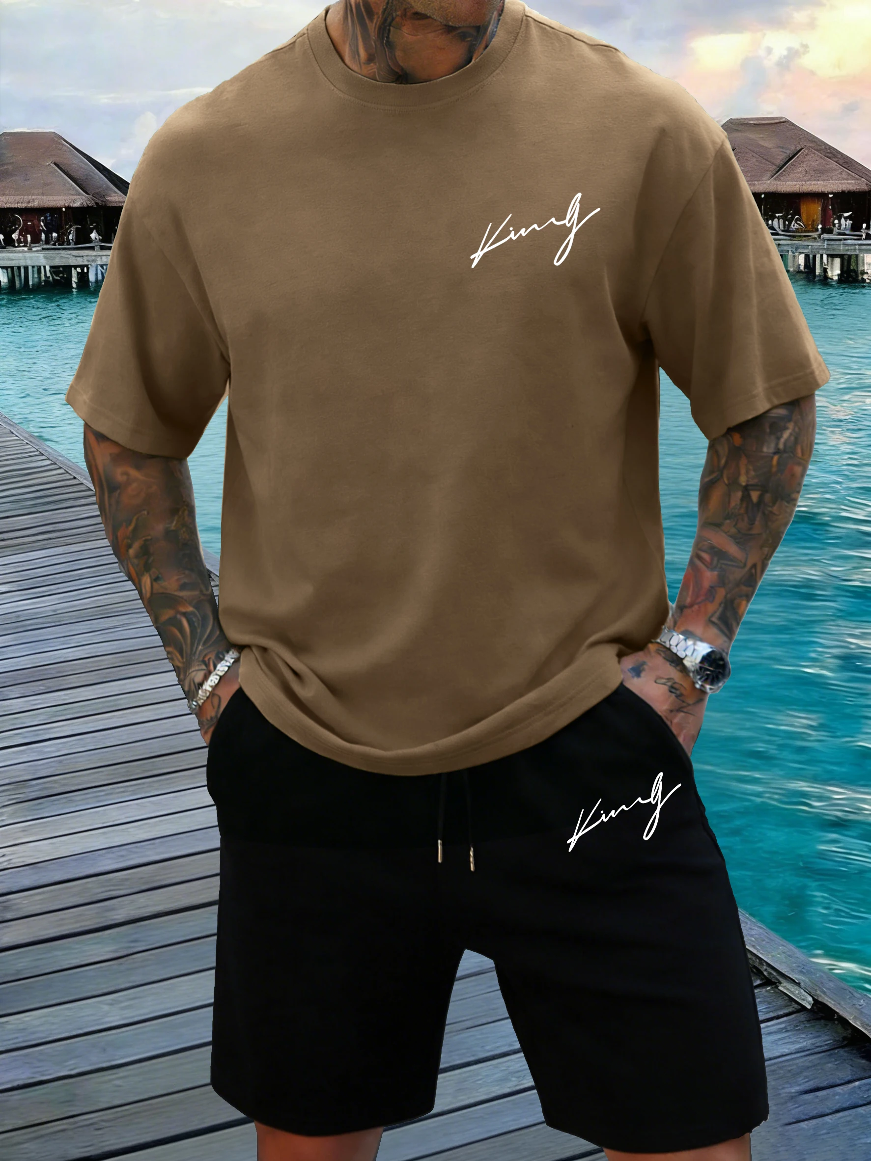 

King'S Word Cursive Script Prints Summer Cotton Simple T Shirt Sets Man Jogging Basics Sportpants Comfortable Breathable Tops
