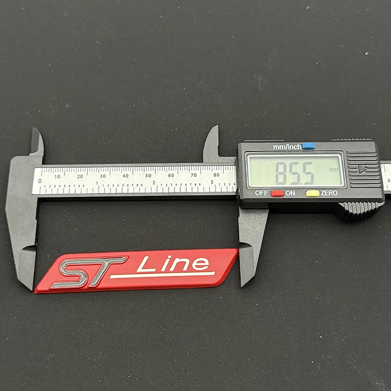 ثلاثية الأبعاد المعادن Stline شعار ST خط شعار ملصق سيارة درابزين الجانب شارة لفورد فوكس فييستا بوما فييستا كوغا مونديو اكسسوارات السيارات