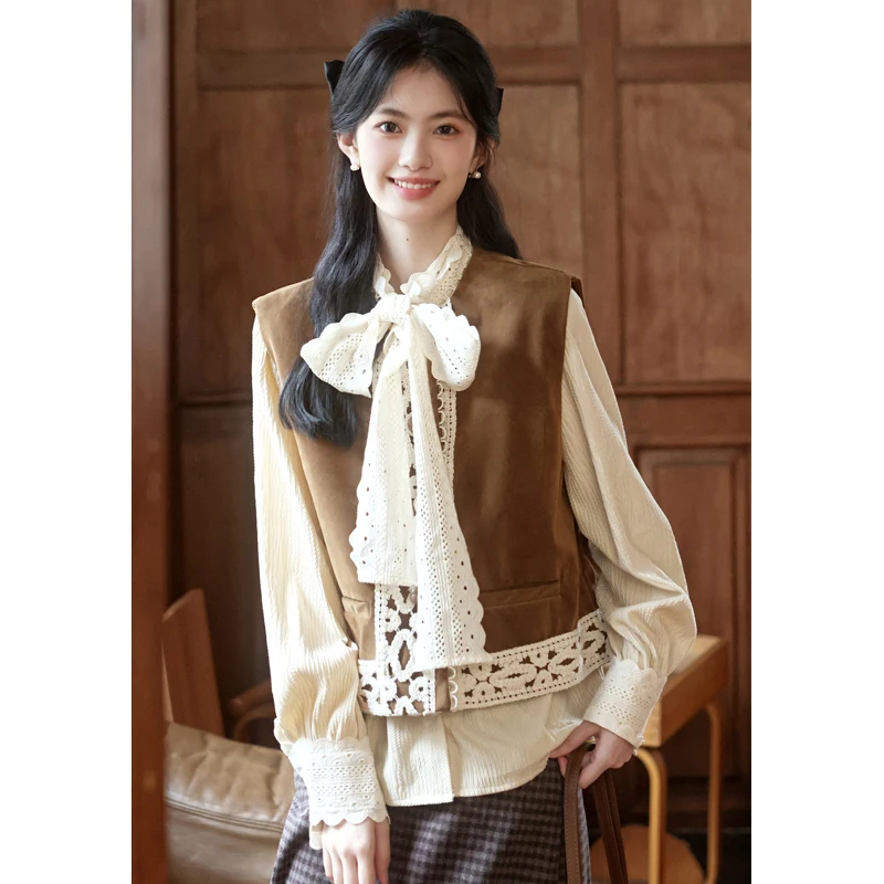 レトロなスタイルのスエードベスト、ゆったりとしたレースの切り替えデザイン、レディースアウター、ラウンドネック、レギュラー丈、ポリエステル繊維