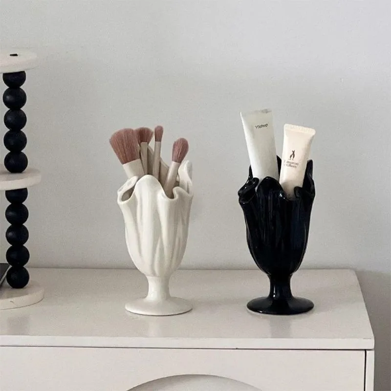 

Premium makeup brush, storage cartridge, desktop creative pen holder ceramic decorative ornament