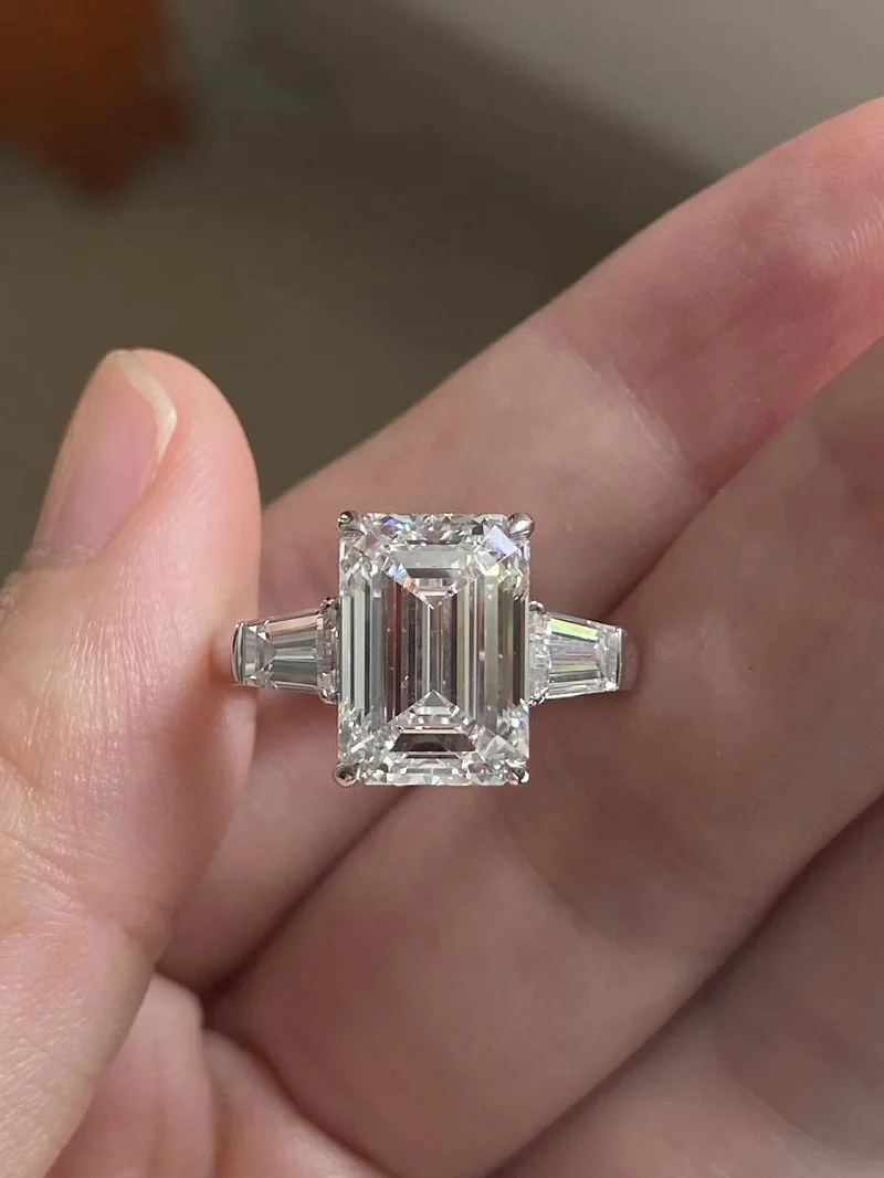 Ruif Customize 18K Gold about 5ct Emerald Cut CVD Lab Grown Diamond Ring Wedding Engagement Cocktail Women finger Fine Jewelry
