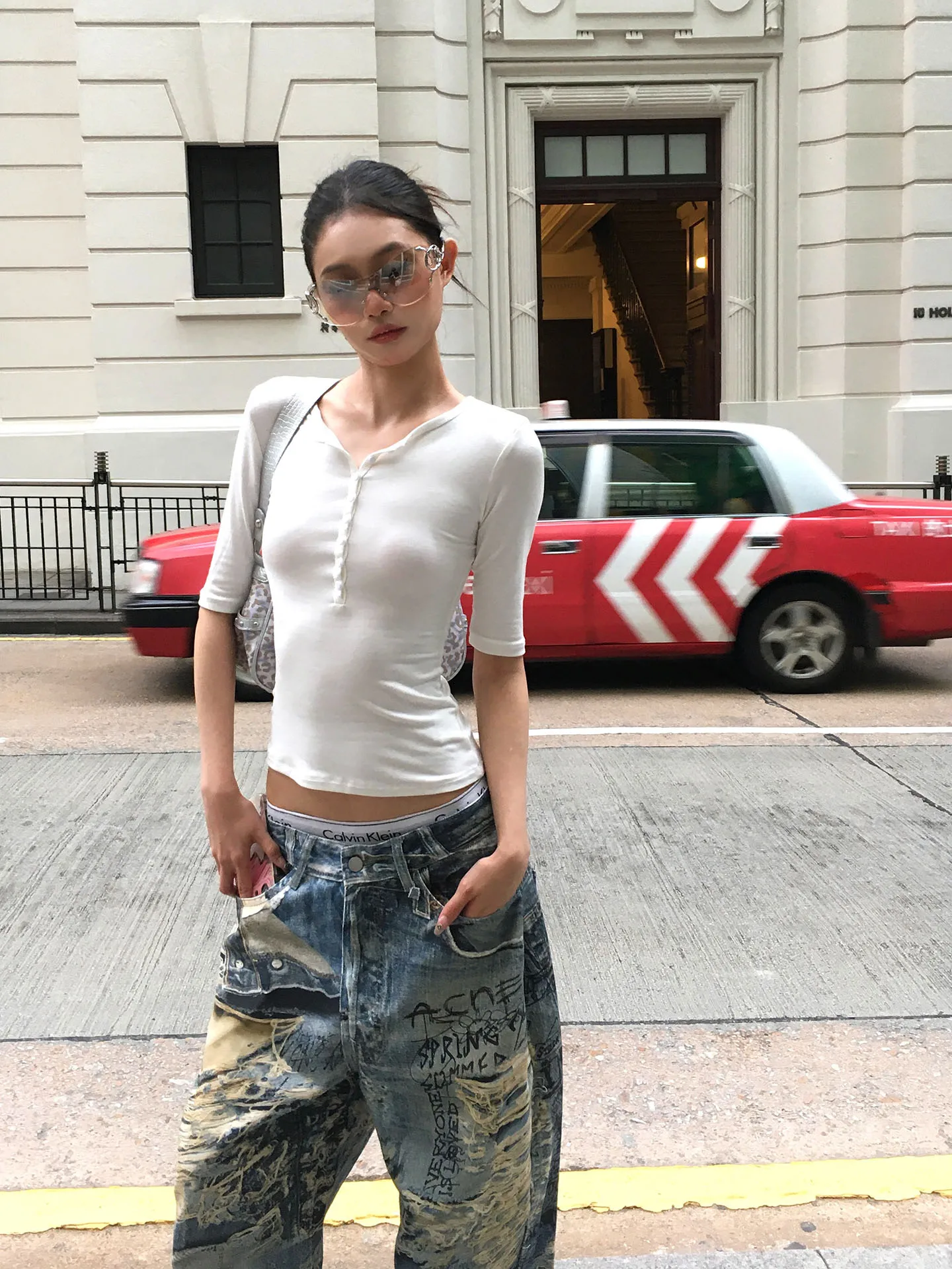 T-shirt HENLEY boutonné à manches mi-longues et col rond pour femme