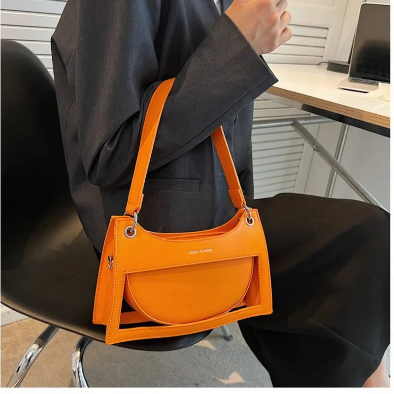 KK 2024 New Leisure Fashionable Shoulder Popular And Niche Chain Crossbody Design Sense Hollow Underarm Women\'s Bag