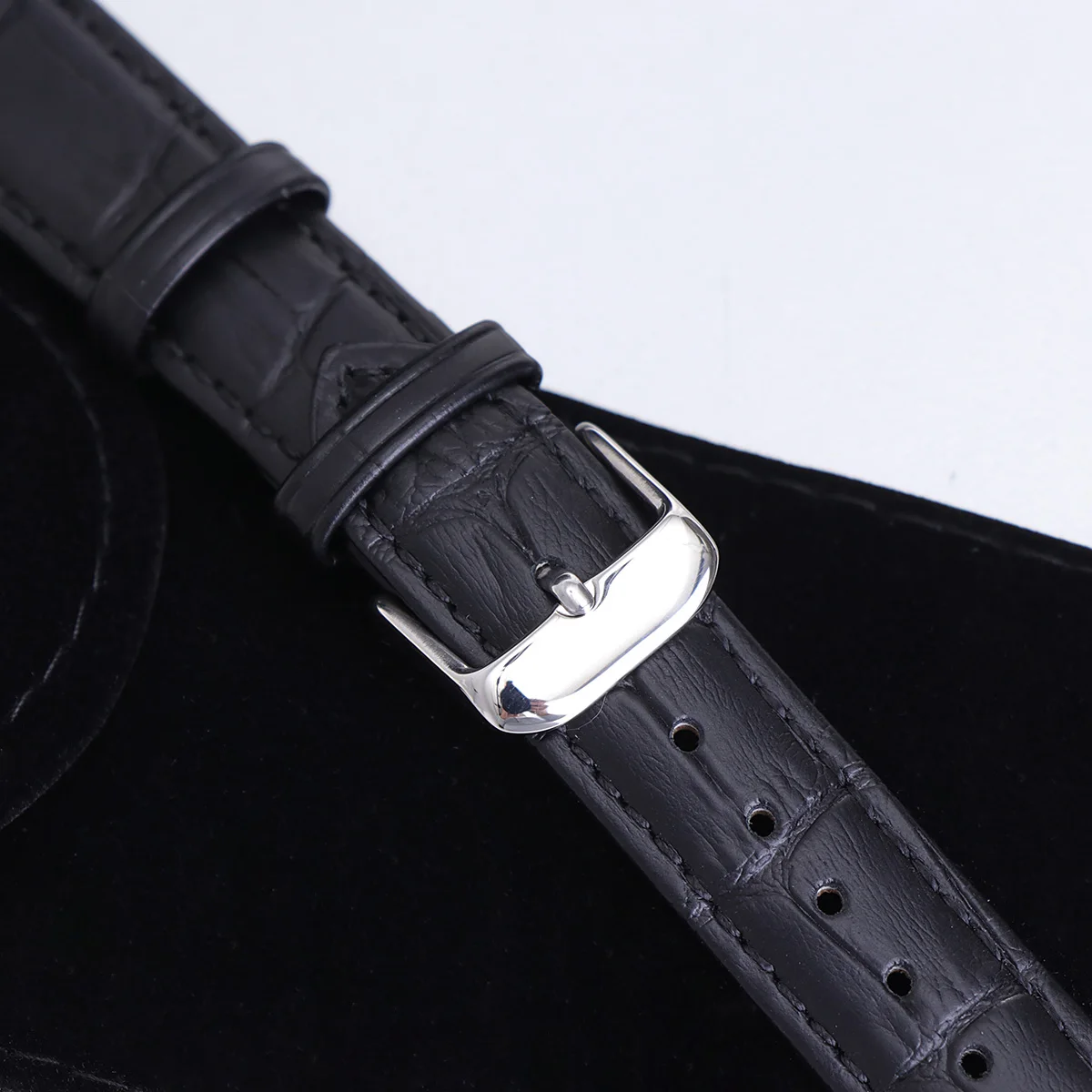 

18mm Pattern Watch Band Replacement Strap for Smart Bracelet Wristband Vintage Style Unisex Adjustable Gift