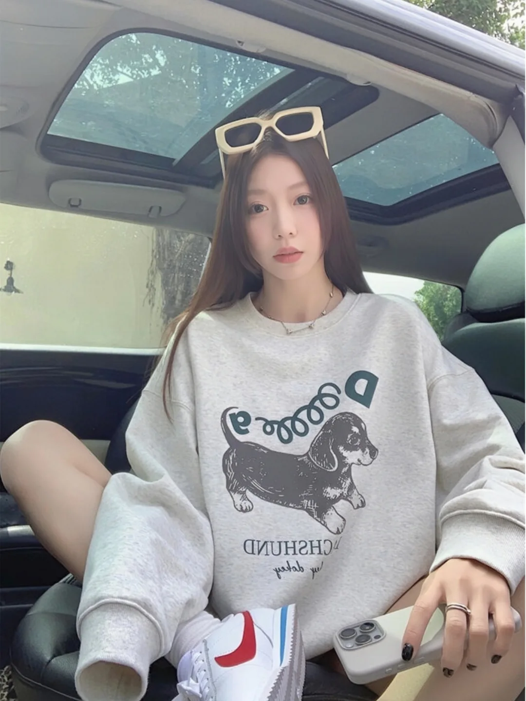 

Женская толстовка оверсайз в американском стиле с милым принтом собаки, свободного кроя, для ранней осени, тонкая, комфортная, из полиэстера