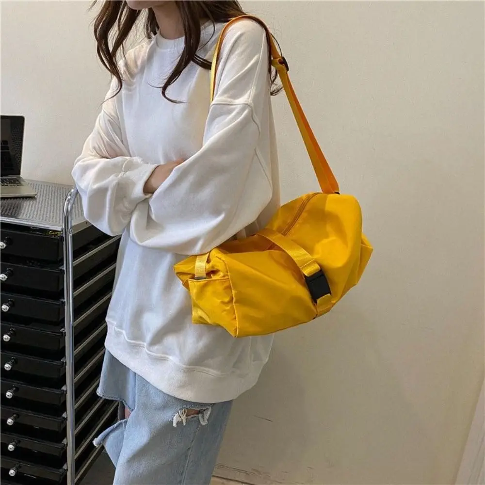 

Buckle Design Sports Gym Bag Large Capacity Lightweight Yoga Mat Carry Bag Oxford Cloth Ｗaterproof Fitness Training Bag Women