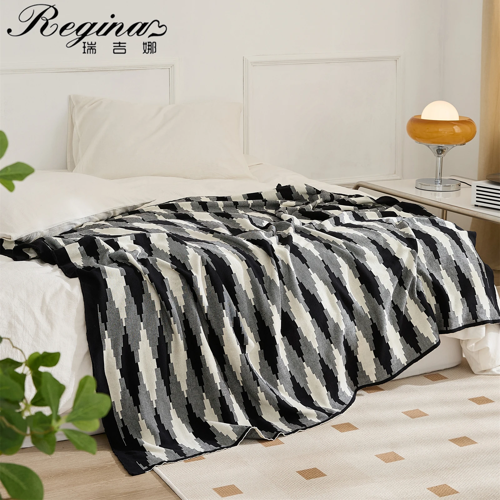 REGINA Brand Pixel Style Plaid Blanket Elegant Home Decor Three Color Jacquard Knitted Throw Blanket Soft Cozy Cotton Blankets