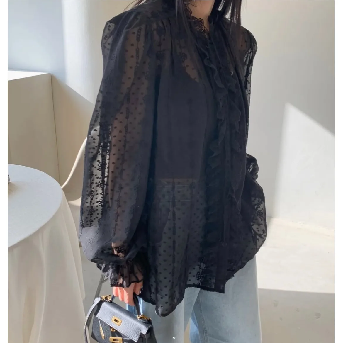 เสื้อผู้หญิงแขนยาว คอตั้ง แต่งผ้าลูกไม้ พร้อมเข็มขัดสไตล์เกาหลี สำหรับฤดูใบไม้ผลิและฤดูใบไม้ร่วง