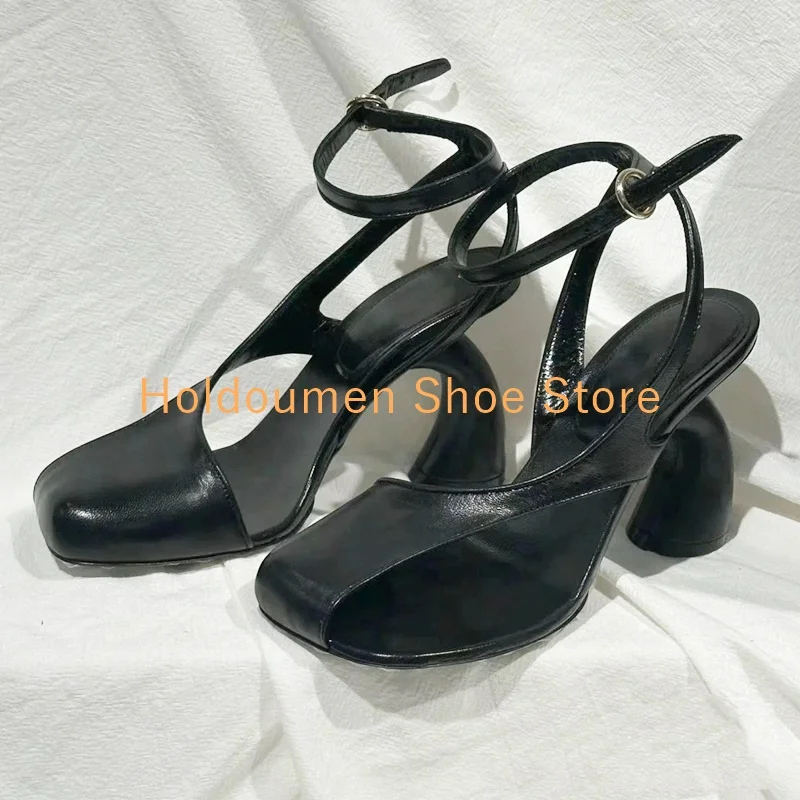 

Women's Square Toe Split Toe Back Heel Cut Out Sandals Strange Style Heel Ankle Strap Buckle Sandals Street Trend Catwalk Shoes