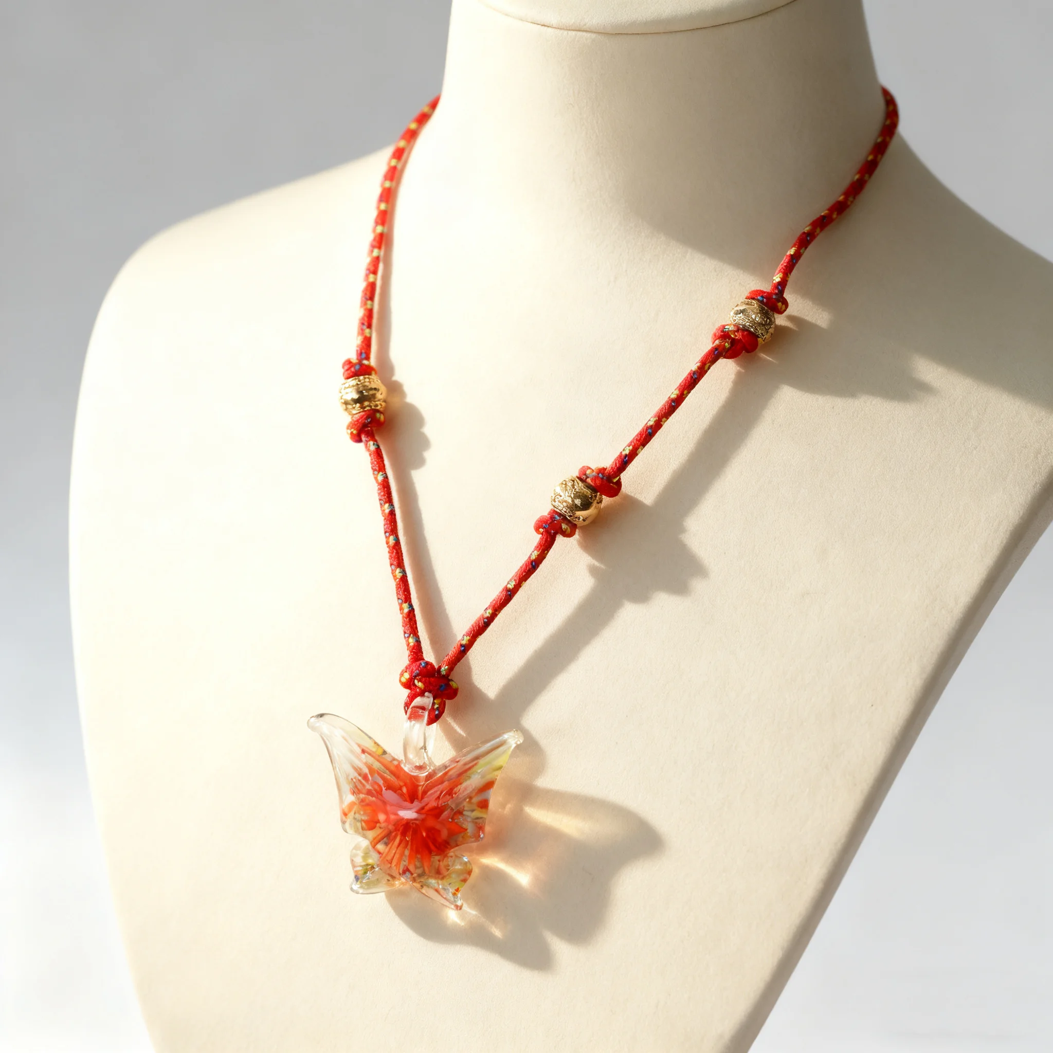 สร้อยคอทรงกลมหลายชั้นสไตล์โบฮีเมียนสุดอลังการ ทำมือ สีขาวน้ำเงิน วินเทจ สร้อยคอแบบยาวประดับลูกปัด สไตล์แอฟริกัน เหมาะเป็นของขวัญ