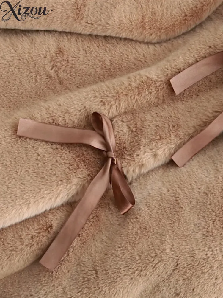 فتاة أفخم المعاطف الدافئة للنساء 2025 الخريف الشتاء طالب لطيف سميكة فو الفراء معطف أزياء السيدات سترة قطن