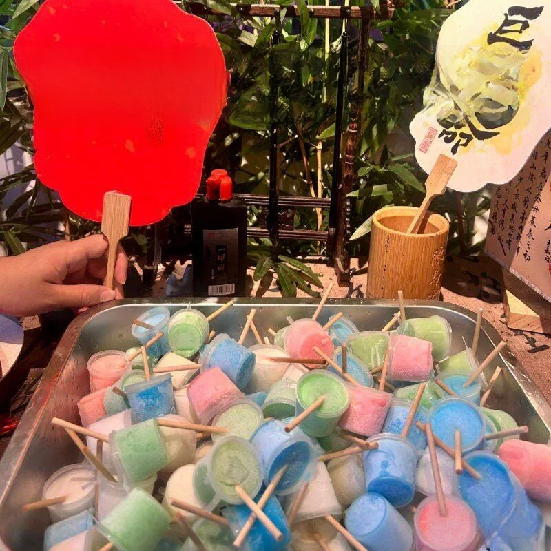childhood-nostalgia-ice-cream-home-use-small-ice-diy-ice-cream-mold-food-grade-with-wooden-stick-plastic-cups