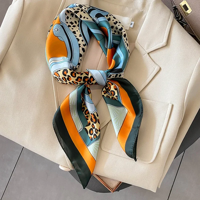 2025 جديد شال من الساتان تصميم البرية ليوبارد طباعة الحرير ساحة المرأة الرقبة والأوشحة التفاف الحجاب رباط شعر الشاطئ المرأة باندانا #6