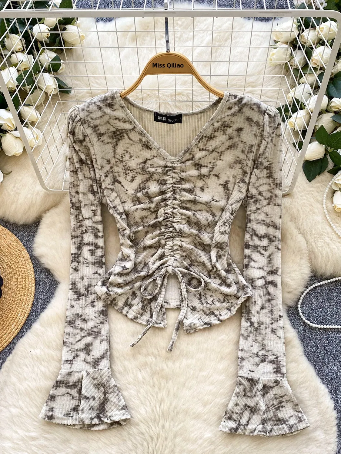 เสื้อไหมพรมทรงเข้ารูป คอวี แขนยาว สำหรับผู้หญิง ฤดูใบไม้ร่วง ฤดูหนาว ดีไซน์เอวผูกเชือก ใช้เป็นเสื้อตัวใน แฟชั่นสุดเซ็กซี่