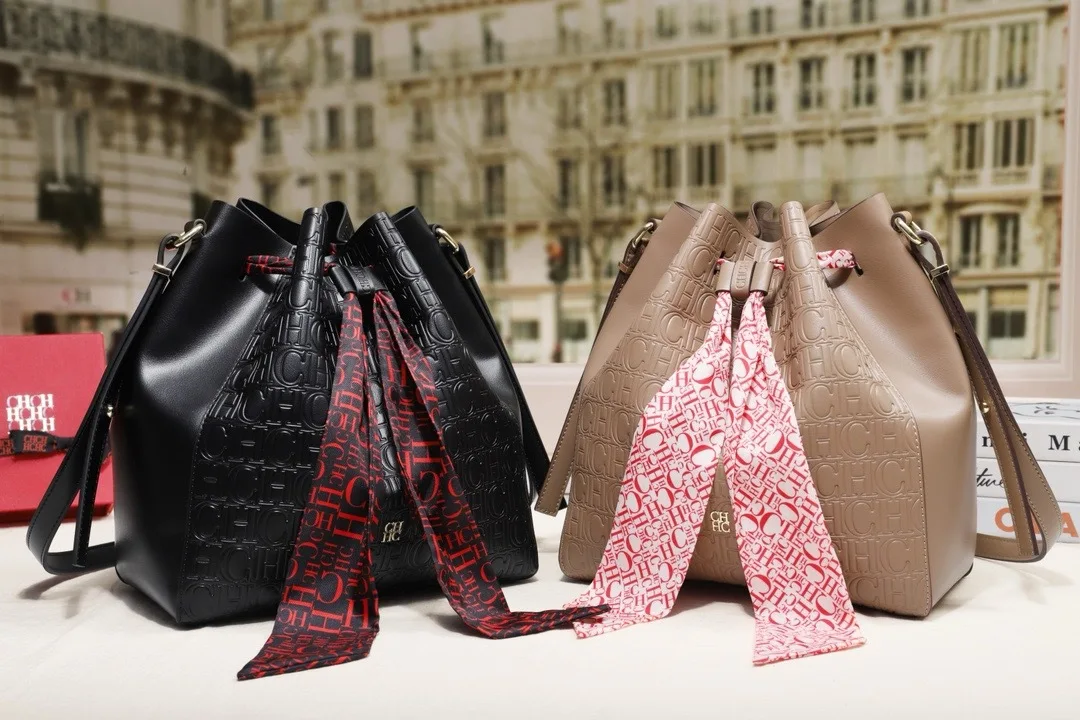 

CH High Quality Large Capacity Exquisite Fashion Women's Shoulder Bag Quality Luxury Solid Color Letter Women's Shoulder Bag