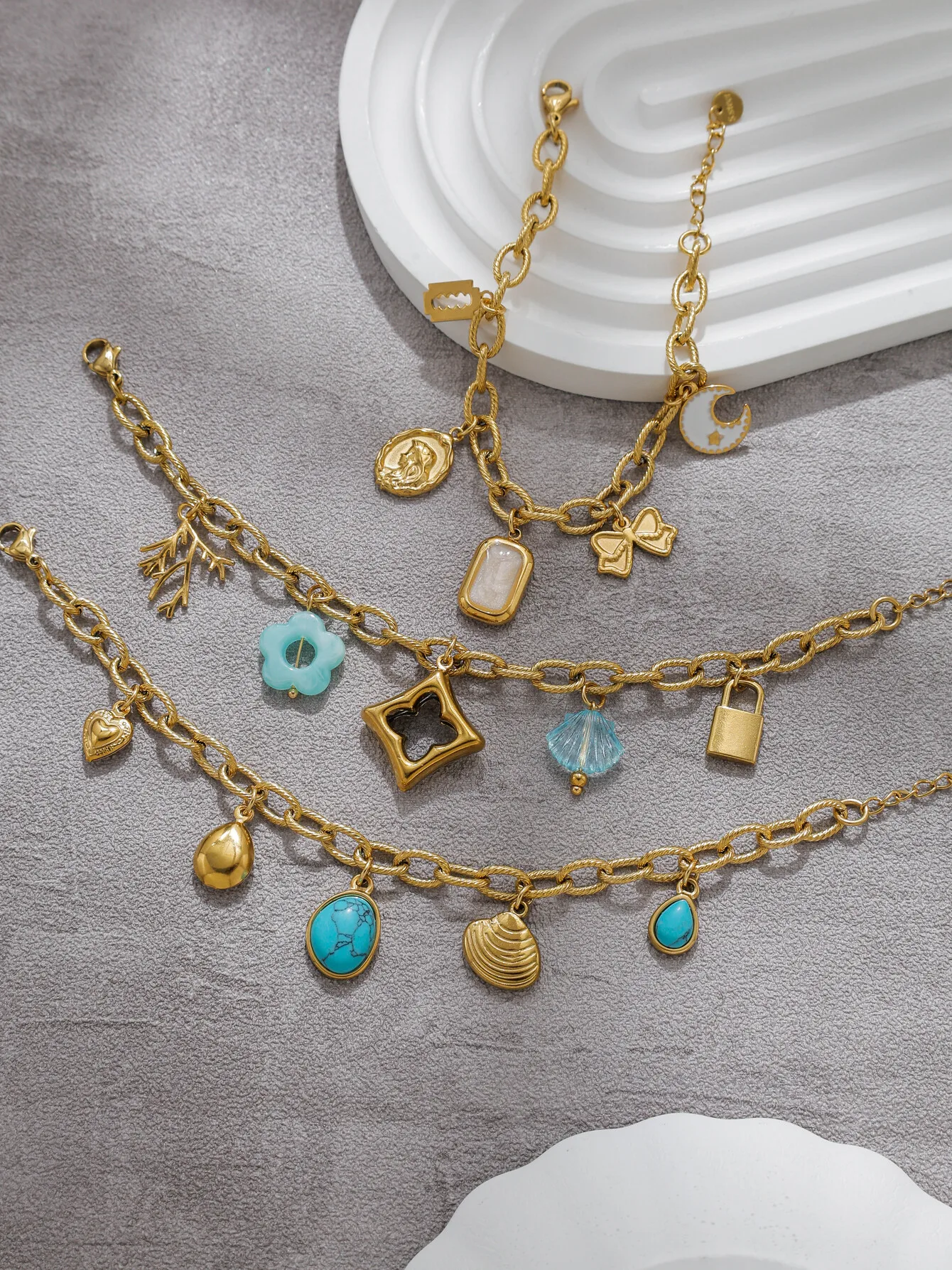 New minimalist retro charm bracelet with stainless steel turquoise acrylic star pendant, perfect for women's starry sky jewelry