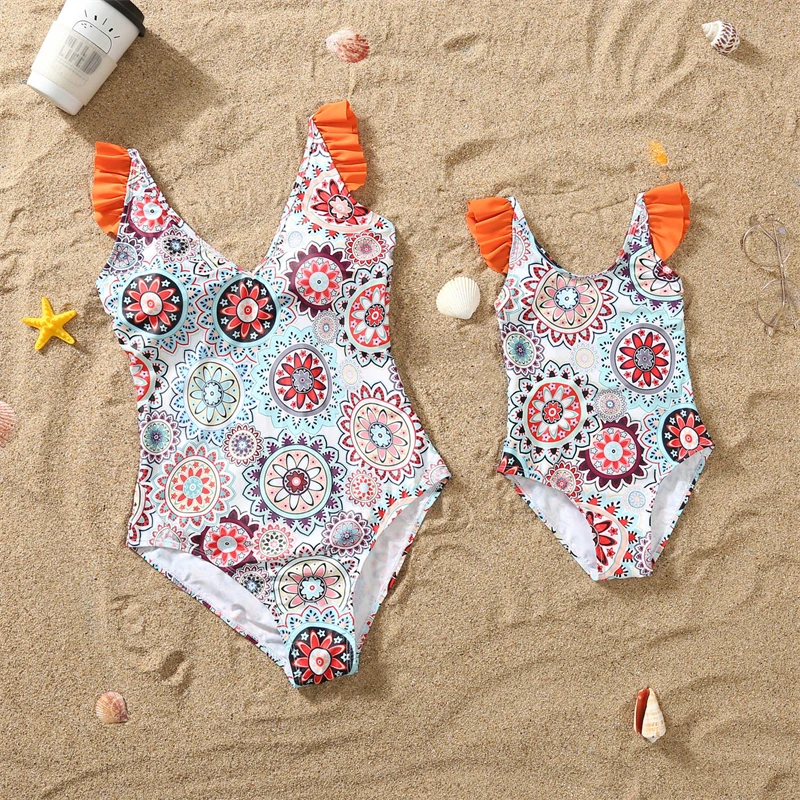 

Ruffled Mother Daughter Matching Swimwear One Piece Mom Mum Baby's Swimsuit V-Neck Mommy and Me Bathing Suit Beachwear Clothes