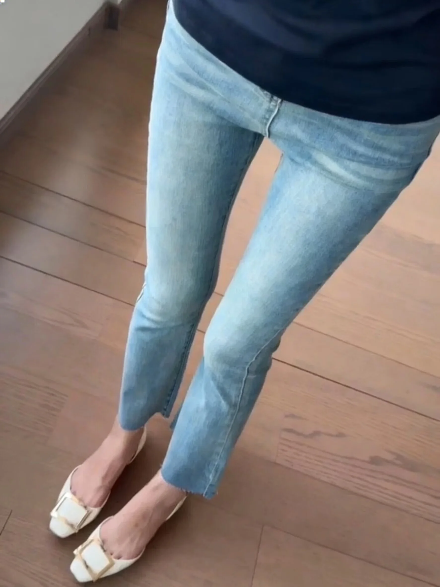 

Slim Fit High Waist Denim Jeans Women's Vintage Light Blue Nine Points Butt Lifting Tapered Cuffed Versatile Ladies Jeans