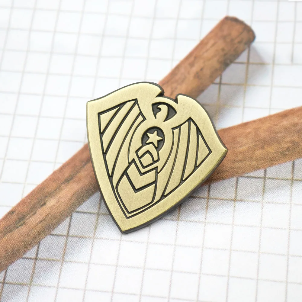 The Boys Soldier Boy Schild Emaille-Pin Vintage Gold Adler-Wappen Broschen Vought Superhelden-Reversnadeln TV-Fan-Schmuck Geschenk – Detail 9