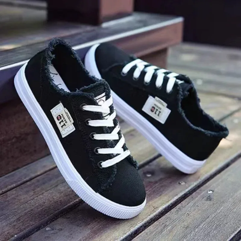 Nuove scarpe di tela da donna primavera estate sneakers piatte scarpe casual da donna scarpe bianche stringate con tomaia bassa