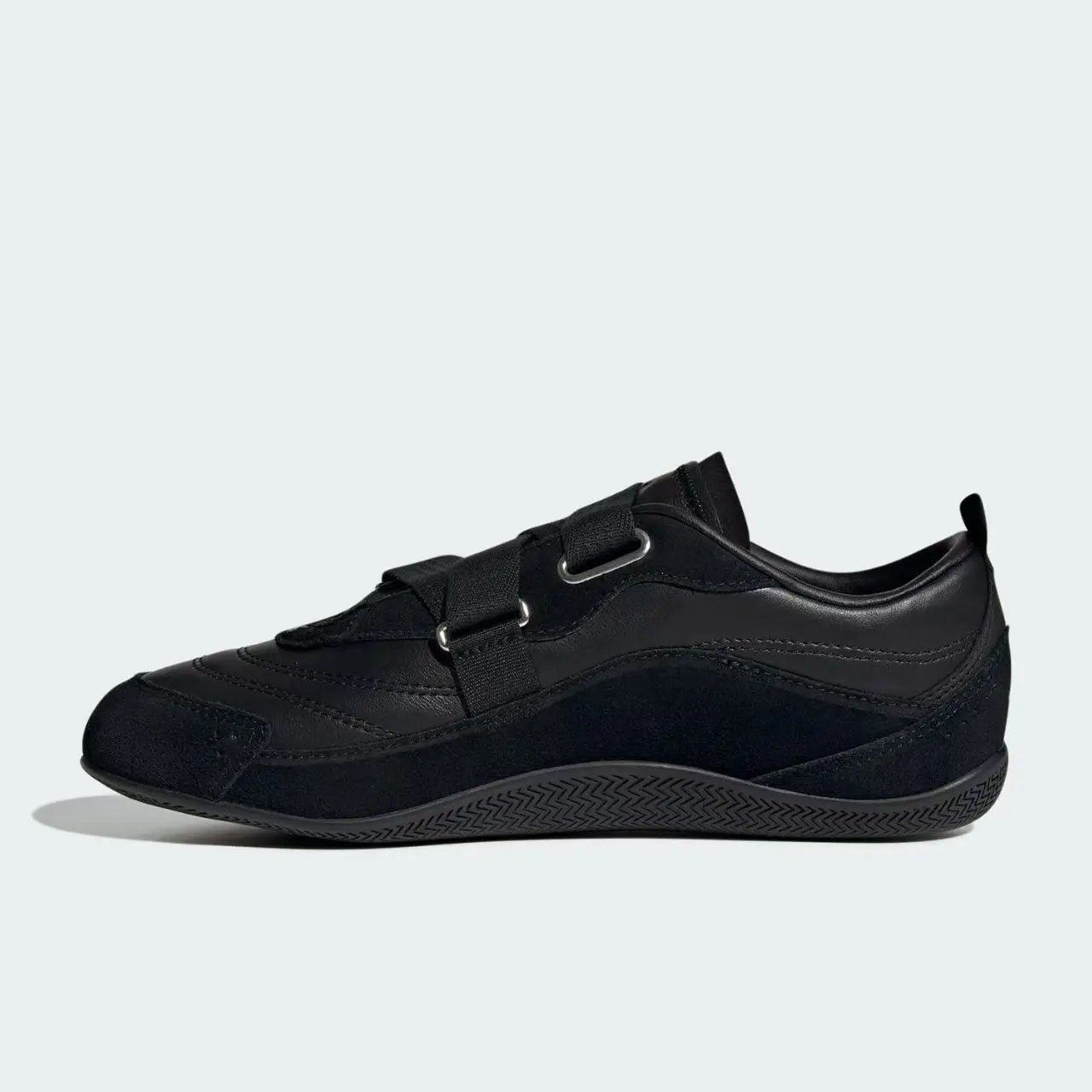 adidas FOS URBAN REVERIE Fashionable and Comfortable Low-Top Lifestyle Sneakers for Women, Black JQ9388