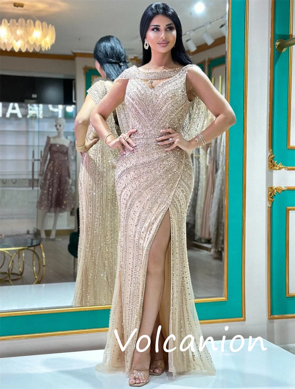 Abiti lunghi personalizzati con paillettes scintillanti e paillettes, pieghe, tromba, spalle scoperte, occasioni formali su misura