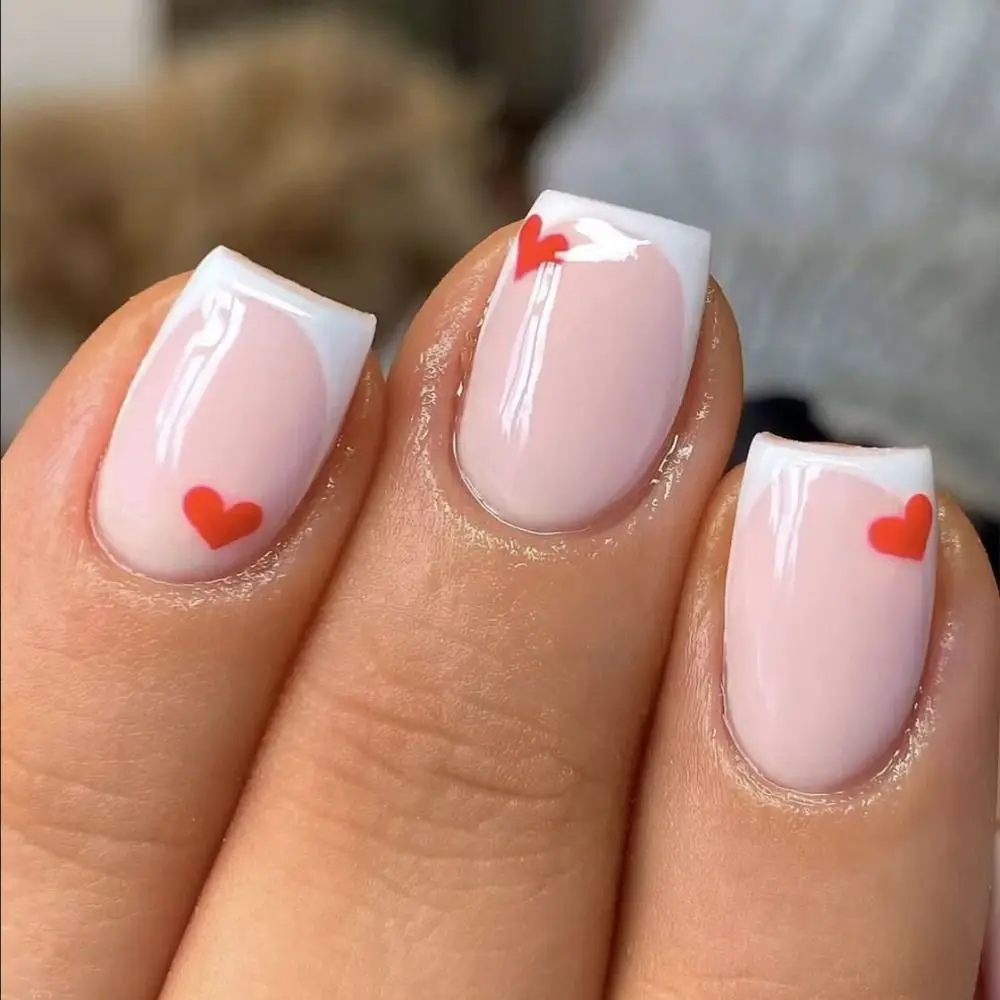 Nuevas uñas postizas para el Día de San Valentín, puntas de uñas cuadradas de almendra francesa, corazón de amor rojo, uñas desmontables para mujeres y niñas