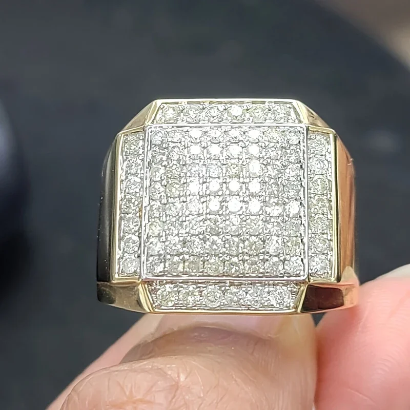 Huitan Opulent Square Ring with Dazzling CZ Brilliant Fashion Opulent Finger Accessory Modern Punk Delicate Jewelry for Party