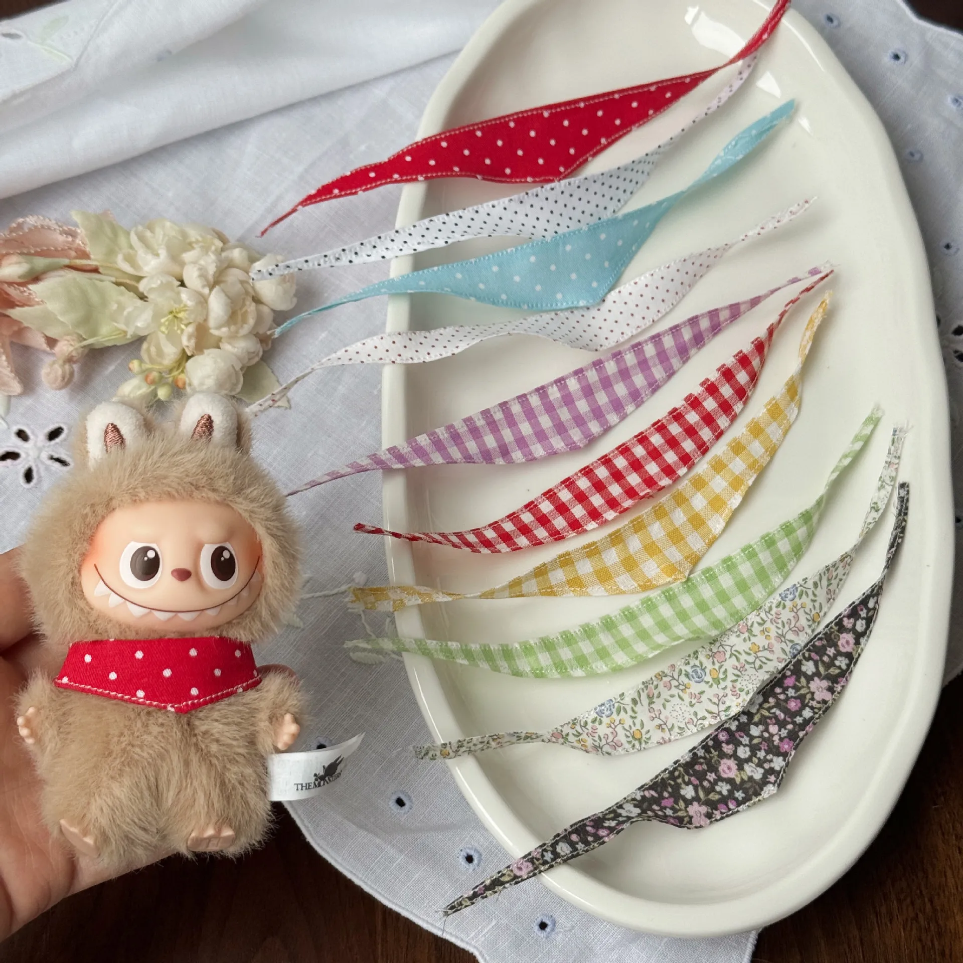 

Для labubu 4,0 булавка Monsters для Love Series шарф для 17 см кукла Labubu аксессуары для одежды платье принцессы