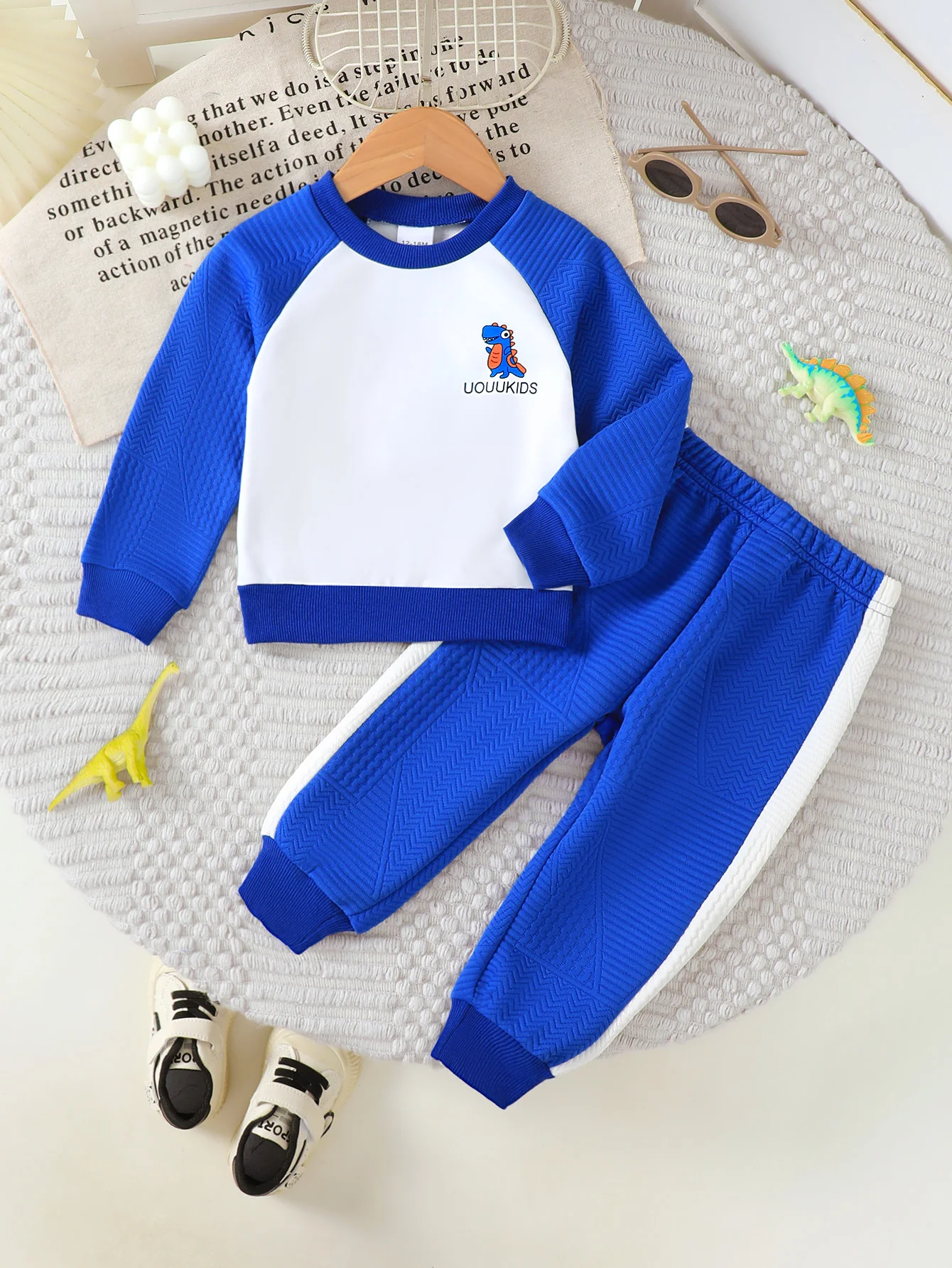 1-5 Year Old Boy Cartoon Clothes Set Long Sleeve Back Dinosaur Graffiti Pattern Top+Blue Pants 2pcs Outfis Spring Clothing