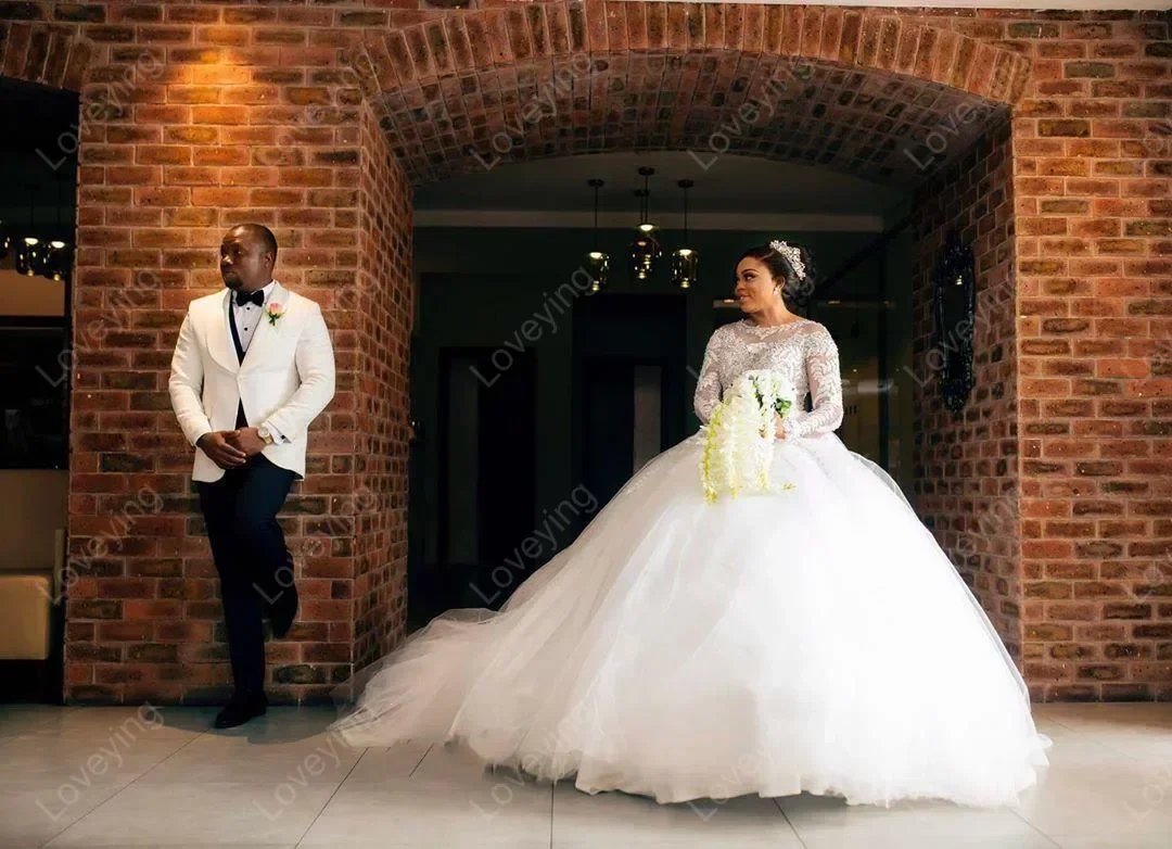 Perline personalizzate Perline Top Abiti da sposa con applicazioni in pizzo Sweep Train Ballgown Robe Mariée Tulle Abito da sposa africano