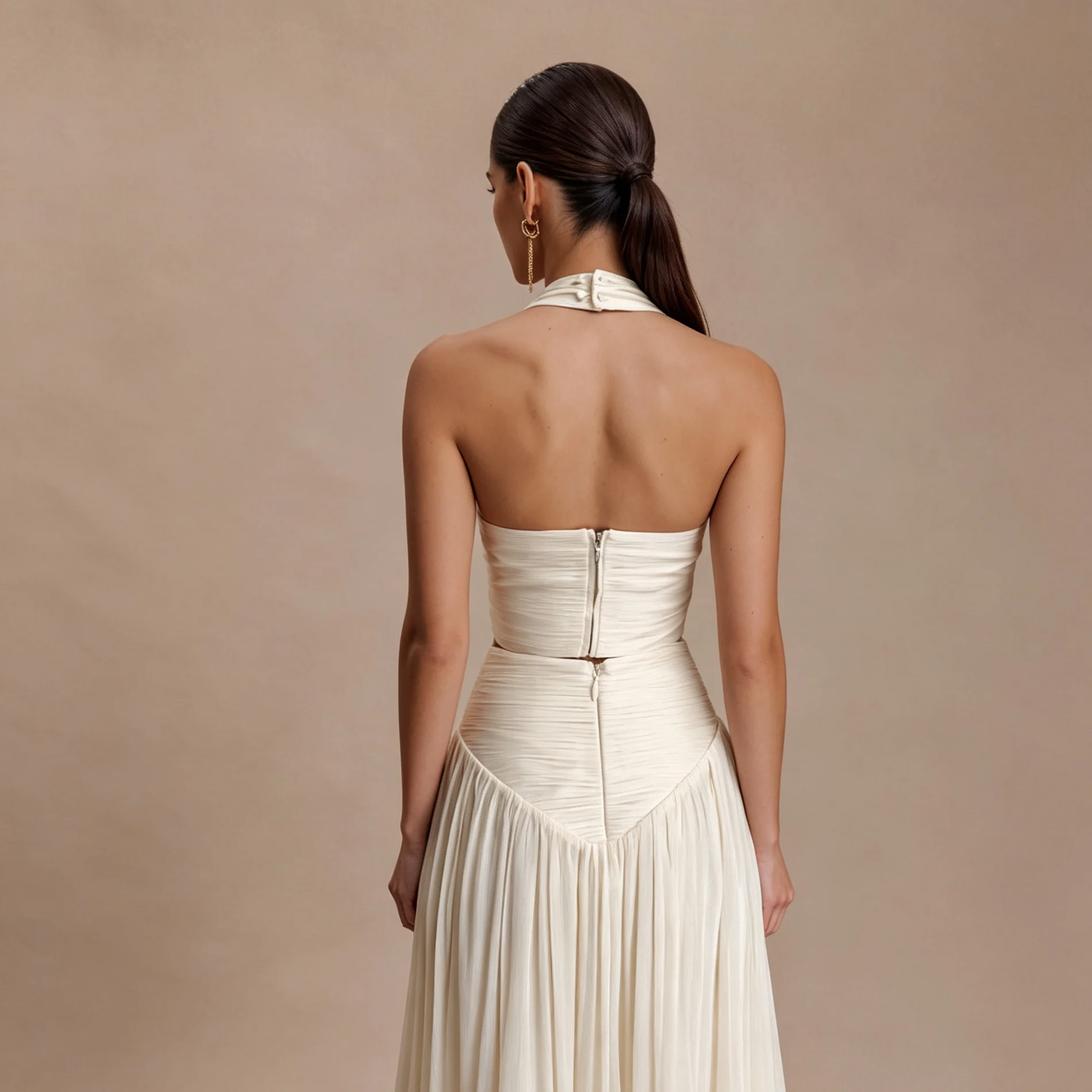 Elegant Two Piece Pleated Wedding Dress Halter Deep V Neck Crop Top Sleeveless Backless A Line Long Bridal Skirt Customied Dress