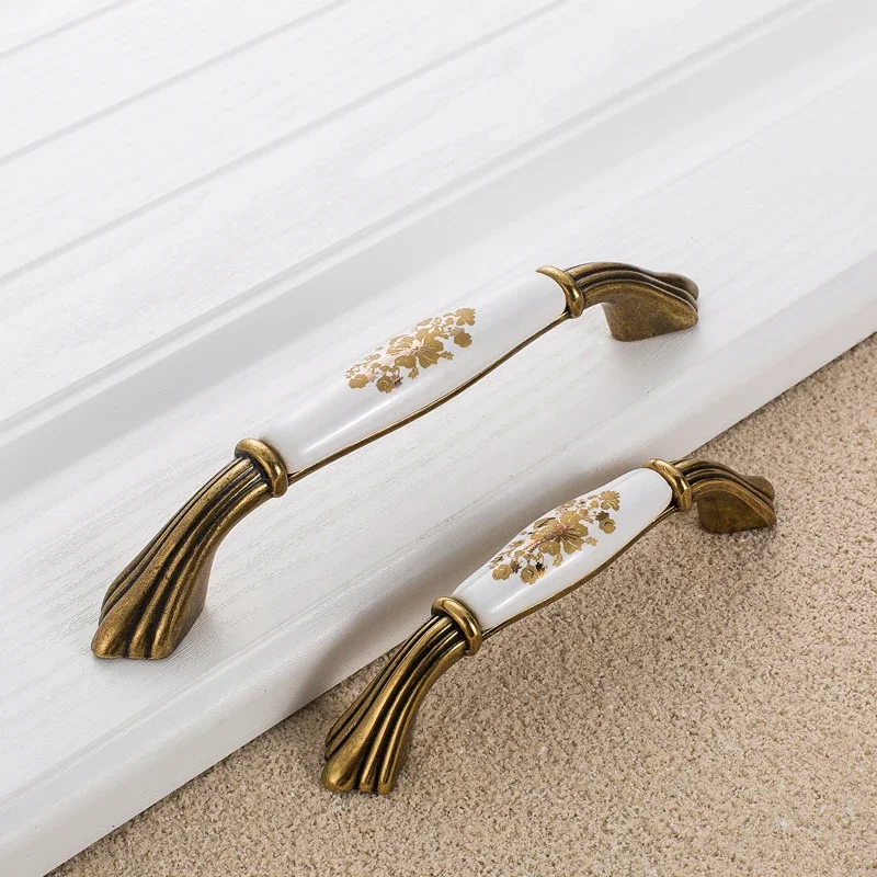 

YM kitchen cabinet storage Handle European Gold Flower Ceramic Wardrobe Door Knob Cabinet Classical Antique Pulls Hardwares