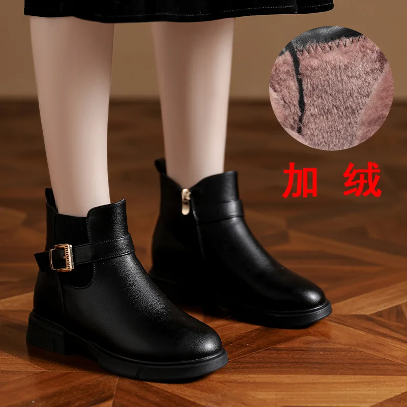 Autumn Winter Thick Sole Anti-slip Lady Buckle Round Toe Solid Leather Boots Increasing Heel Low Top Fur Warm Short Boots  New