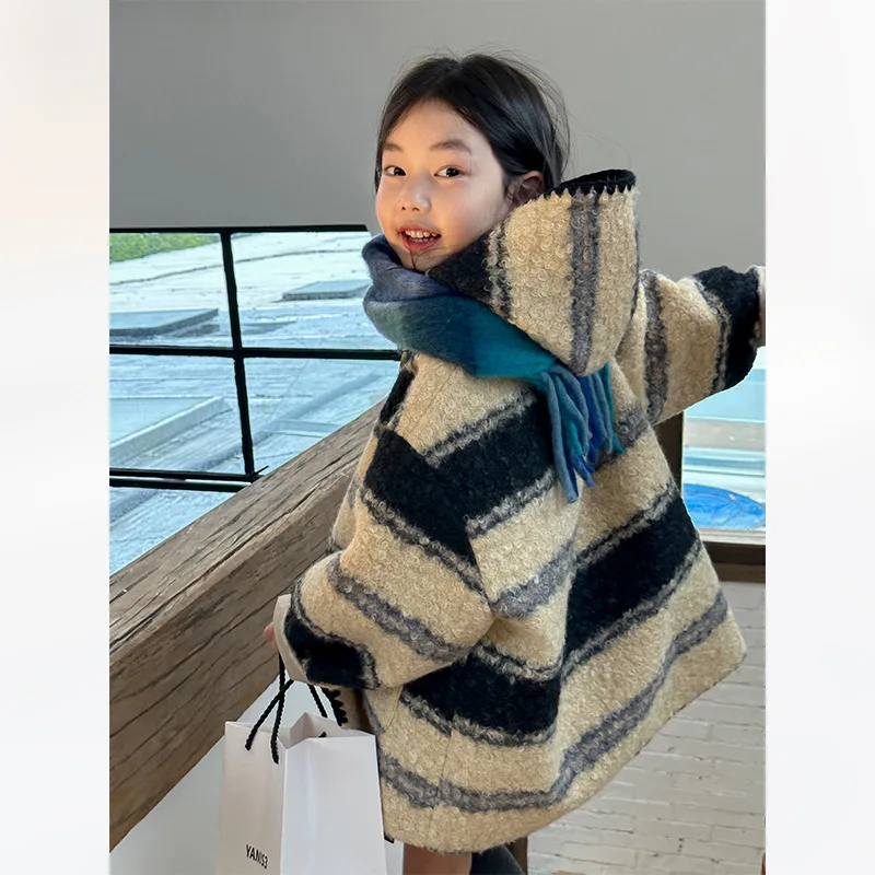 

Girls' Korean Fashion Striped Woolen Coat 2023 New Little Girls' Winter Wear, Big Boys' Hooded Warm Coat