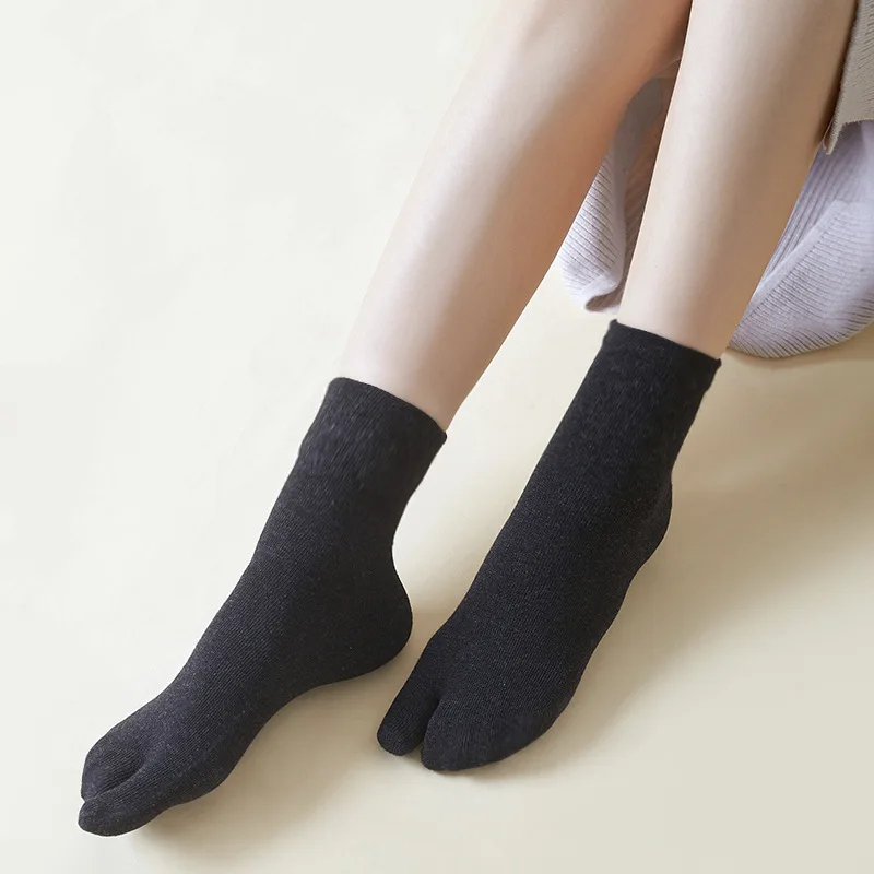 Japanese Men And Women\'s Summer Fiber Double Fingered Socks Flip-flops Sandals Split Breathable Independent Harajuku Fun Socks