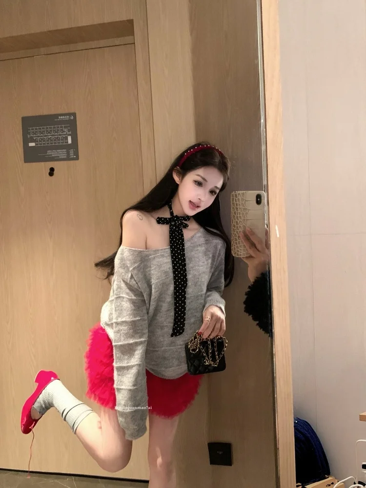 

Корейский комплект в стиле Sweet Pure Desire: асимметричный вязаный топ с длинными рукавами и свободным кроем, красная юбка-кейк, комплект из двух предметов.