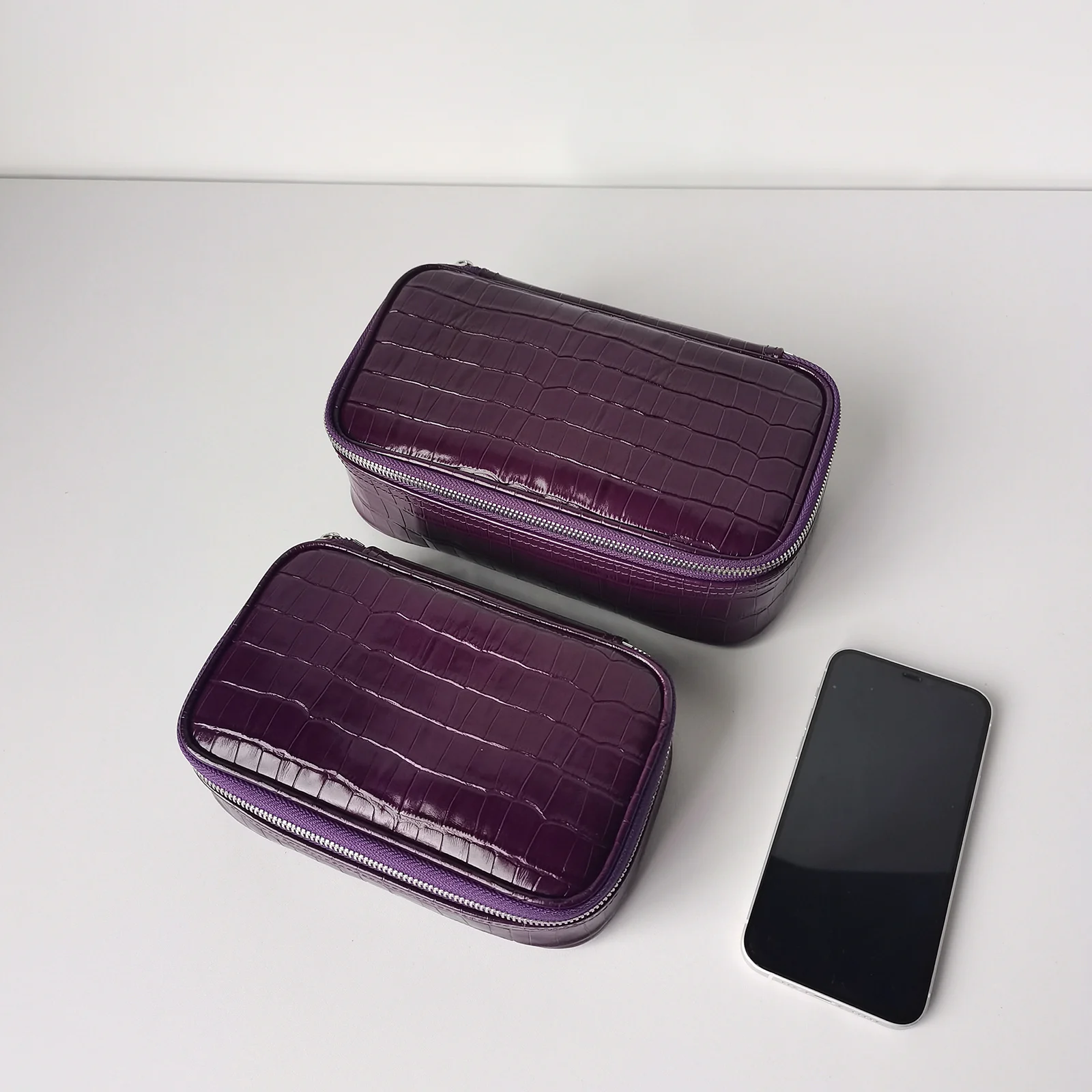 Krokodil-Geprägte Leder Mini-Kosmetiktasche Toilettenartikel-Organizer Tragbare Kosmetiktasche in Verschiedenen Farben und Größen Erhältlich – Detail 4
