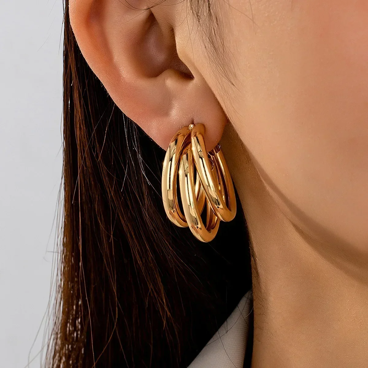 Pendientes simples de tres capas en forma de C de acero inoxidable para mujeres y niñas, pendientes Punk redondos con forma de círculo de Metal, joyería, regalos de fiesta