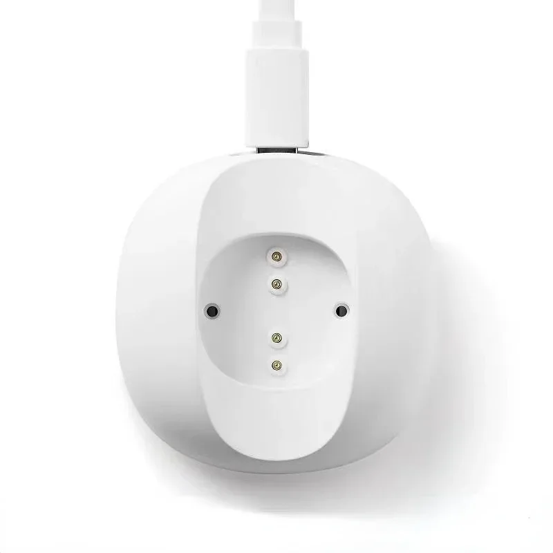 Universal White Cha…