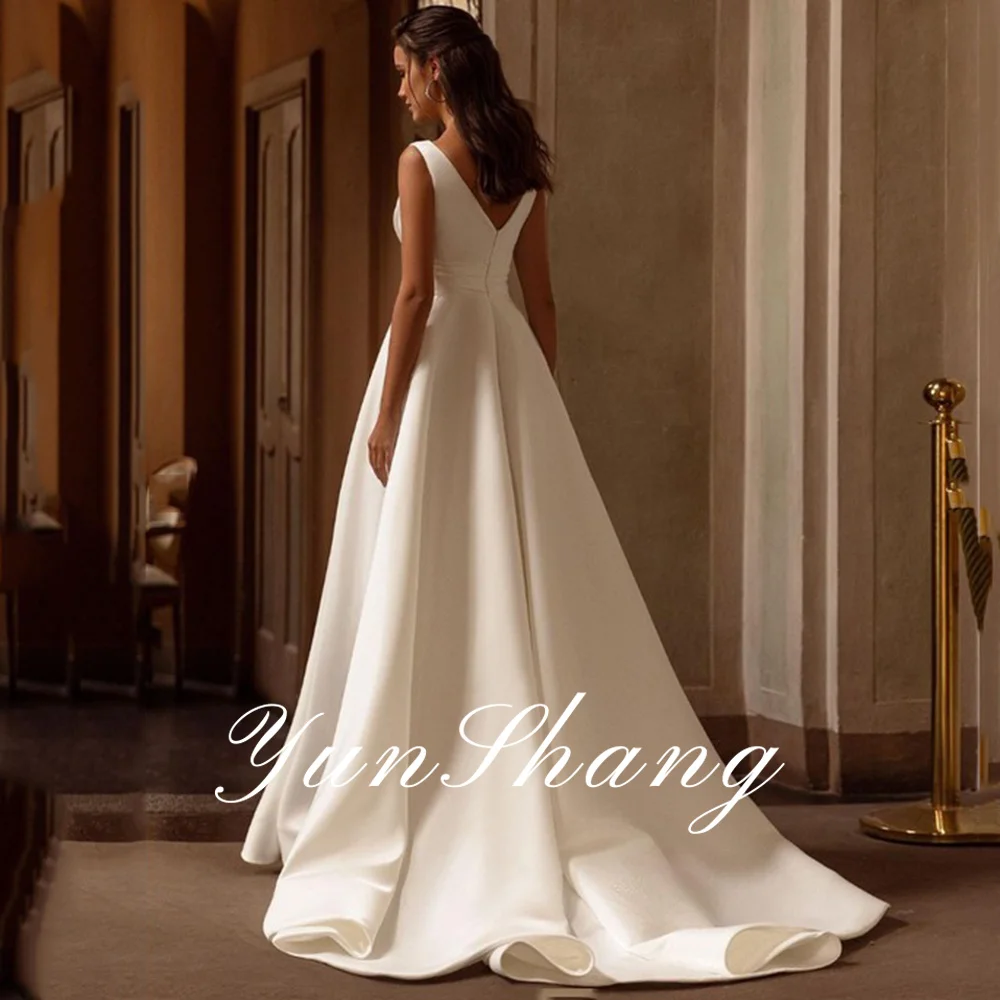 YunShang Modern V-Neck Wedding Dress Sleeveless Pleat Satin Simple A-Line Bride Gown Backless Train Vestido De Novia Customized