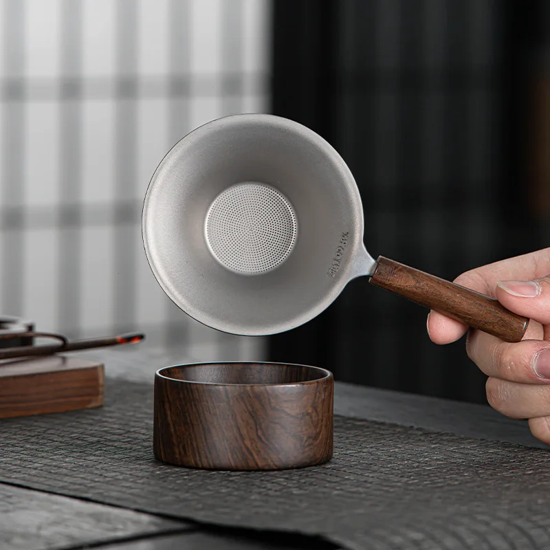 

Chinese Style Walnut Wood Handle Pure Titanium Tea Strainer with Thousand Holes High-end Filter Kung Fu Tea Ceremony Accessories